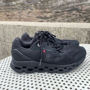 On Running Cloudstratus Black Swiss Engineering Women Sz 8 Running Shoes